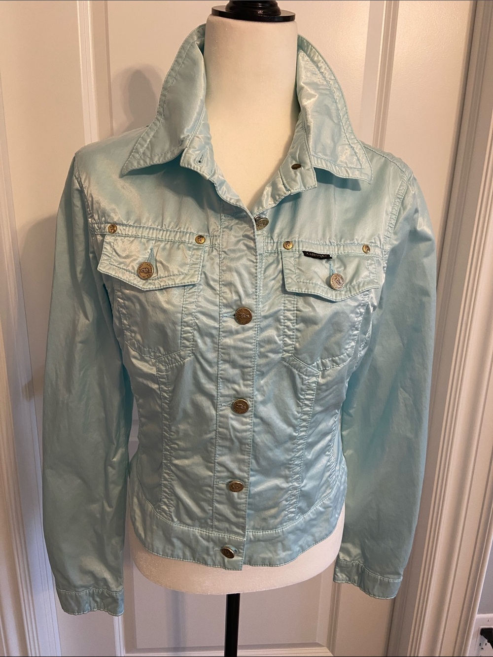 RARE Vintage Cappopera Light Blue Jean Jacket w Light Gold Metal Rivet Buttons.